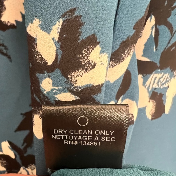 Cute Blue Floral Long Sleeved Mini shift dress by Charles Henry - Small Petite - Picture 10 of 10